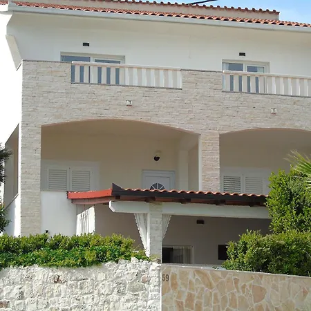 Anita Mit Grossem Balkon Und Meerblick * Trogir