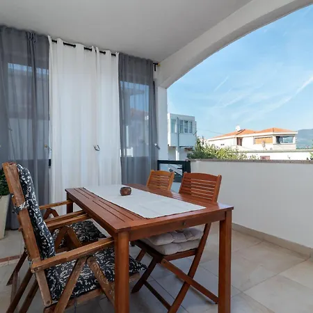Anita Mit Grossem Balkon Und Meerblick Apartment *