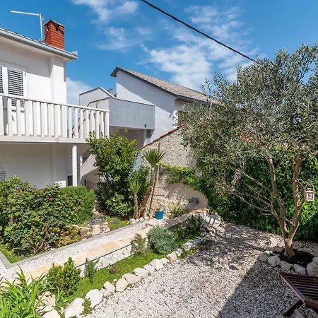 Anita Mit Grossem Balkon Und Meerblick Apartment *