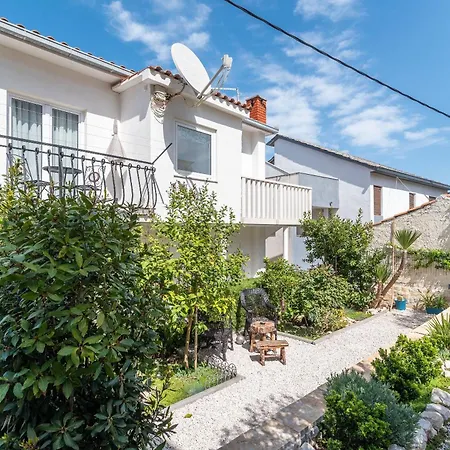 Anita Mit Grossem Balkon Und Meerblick * Trogir