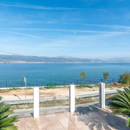 Anita Mit Grossem Balkon Und Meerblick * Trogir